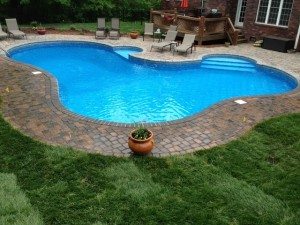 free-form-swimming-pool